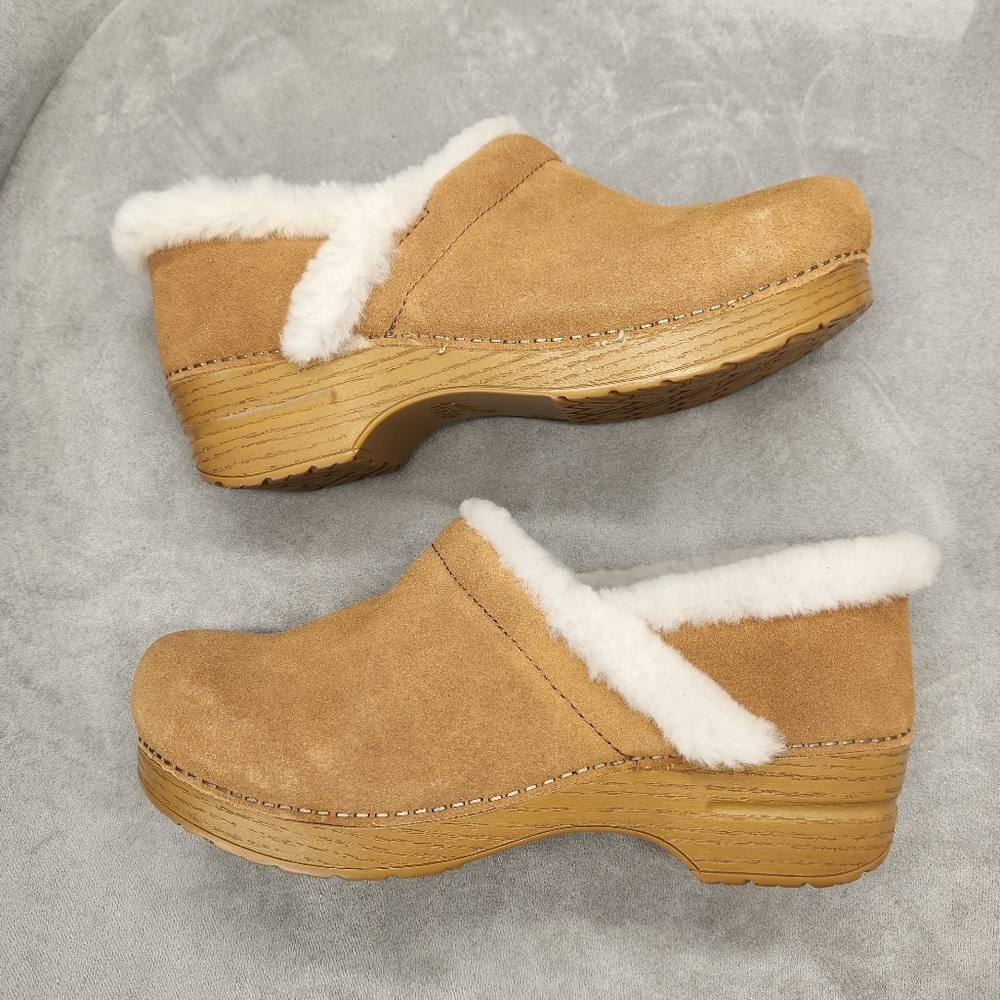 Dansko Pro Cozy Clogs Women's 11.5 Tan Suede Shearling Boho Cottagecore New $150 - Picture 2 of 15